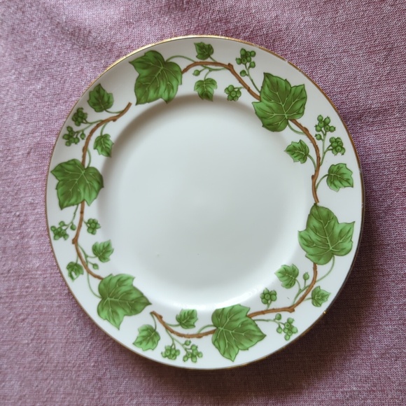 Crown Staffordshire Ivy salad plate - Picture 1 of 2